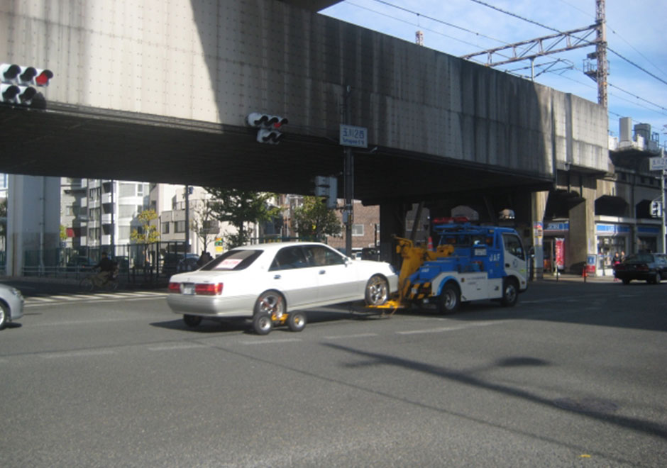 対処03　ロードサービスを安全な場所で待つ